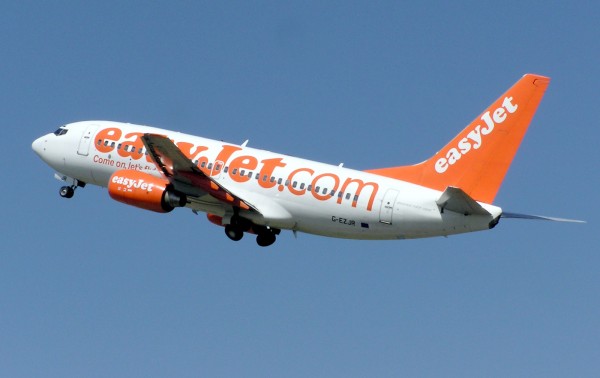 Pisa: aereo della compagnia Easyjet atterra sulla pista chiusa per lavori