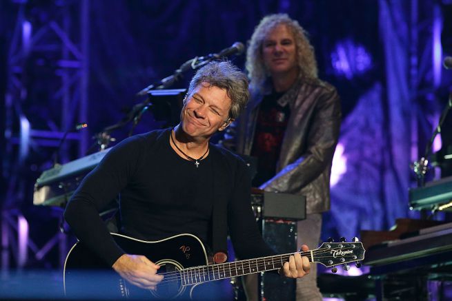 Bon Jovi ritorna sul palco, esce il suo nuovo album “This House is Not For Sale” ed è subito delirio tra i fans.