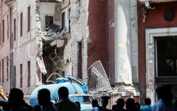 Isis, a Il Cairo autobomba contro il Consolato Italiano