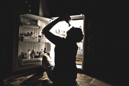 Lo spuntino notturno arreca gravi problemi di memoria e alle capacità di comprensione