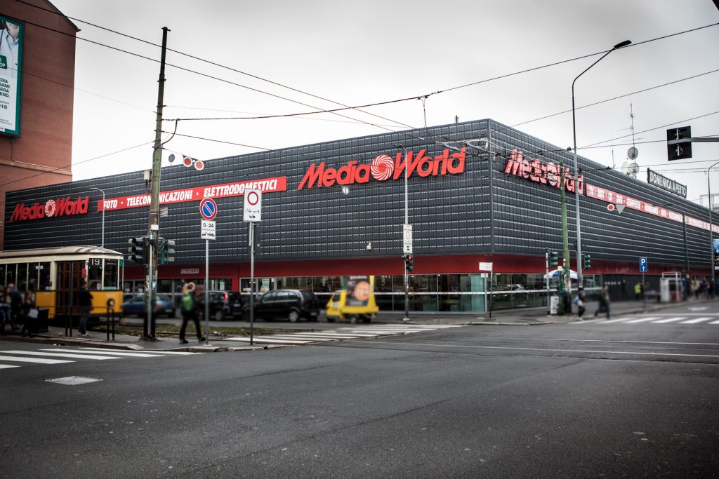Volantino MediaWorld e Unieuro San Valentino
