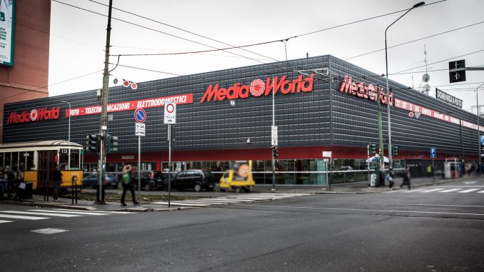 Volantino MediaWorld e Unieuro San Valentino Volantino MediaWorld e Unieuro San Valentino