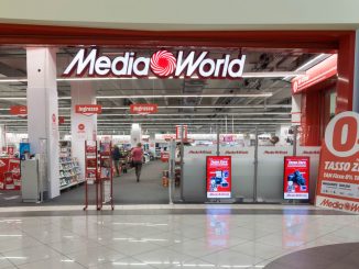 Volantino MediaWorld saldi di Carnevale iPhone e Smartphone