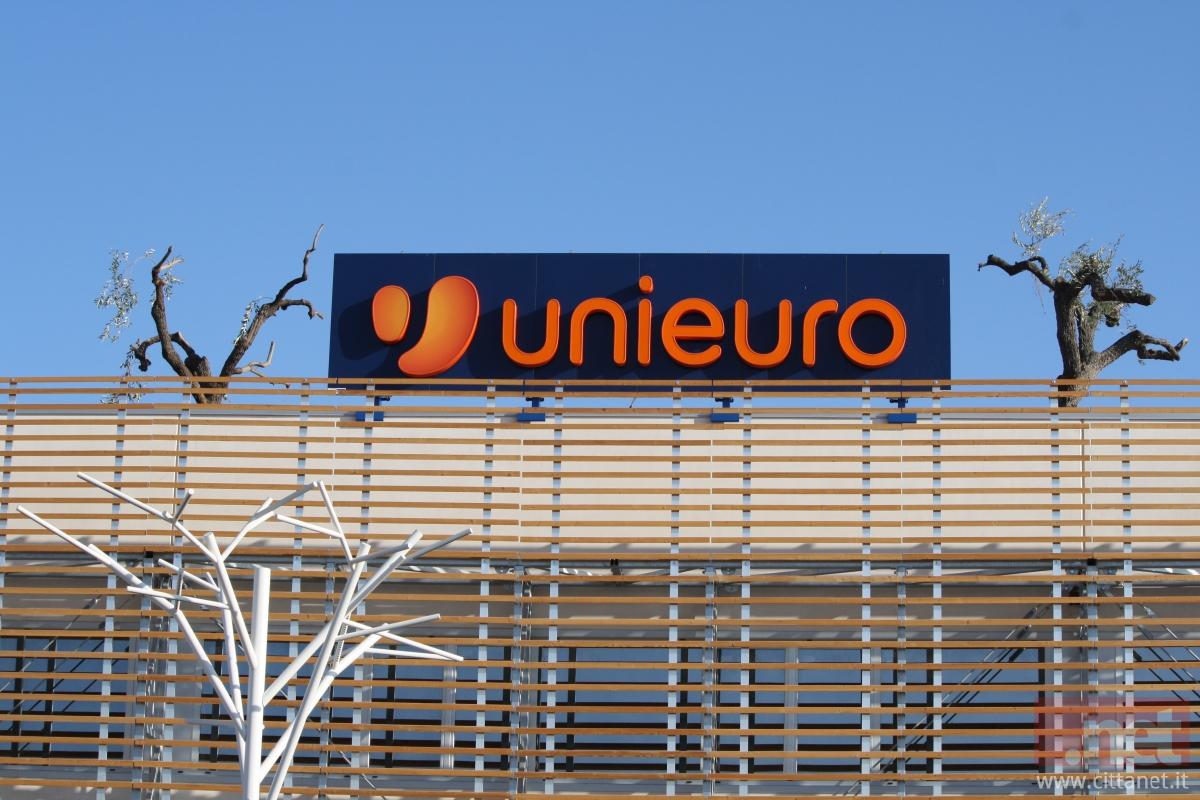 Volantino Unieuro 20% sconti smartphone e Tablet