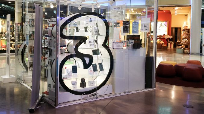 Promozioni Tre Italia con telefono incluso Promozioni Tre Italia con telefono incluso