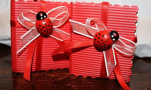Come scegliere bomboniere per compleanno e confetti colorati per i 18 anni e altre ricorrenze speciali