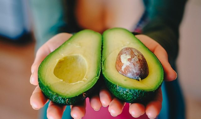 Avocado e dimagrimento: verità, miti e benefici per la salute